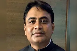 1500 કરોડના કૌભાંડનો આરોપ છતા સુરેન્દ્રનગરના પૂર્વ કલેકટર રાજેન્દ્ર પટેલના સમર્થનમાં કેમ છે પાટીદાર નેતા