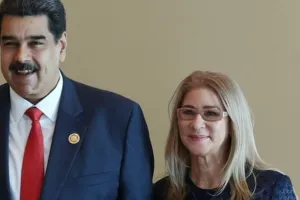  વેનેઝુએલાના રાષ્ટ્રપતિ માદુરોની પત્ની સિલિયા ફ્લોરેસ કોણ છે? જ્યારે તેમણે ખુલ્લેઆમ વિપક્ષી ધારાસભ્યોને કહ્યા 'પાપી'