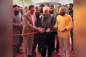 પાકિસ્તાને ફરી એકવાર પોતાની મજાક ઉડાવી, રક્ષા મંત્રીએ નકલી પિત્ઝા હટ ફ્રેન્ચાઇઝીનું ઉદ્ઘાટન કરી દીધું