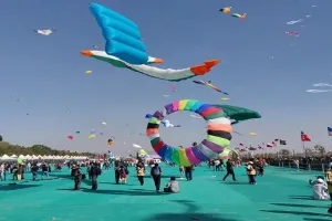 રિવરફ્રન્ટ પર આંતરરાષ્ટ્રીય પતંગોત્સવનો પ્રારંભ; PM મોદી અને જર્મન ચાન્સેલર આપશે હાજરી