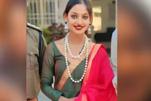 મહાકુંભની ‘બ્લુ આઈડ ગર્લ’ હવે ફિલ્મી પડદે: ‘ધ ડાયરી ઓફ મણિપુર’ થી મોનાલિસા કરશે બોલિવૂડ ડેબ્યૂ; શૂટિંગની તસવીરો વાયરલ