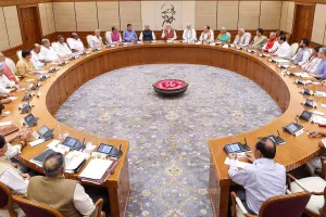 સરકાર દેશની કંપનીઓને વિદેશમાં મોટી કરે, લાભ આપે એમાં કશું ખોટું નથી