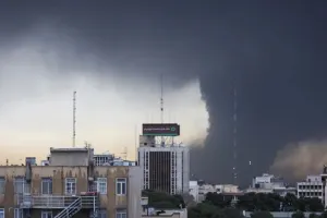 તેલ અને ગેસ બાદ હવે પાણી પર સંકટ! ઈરાનના હુમલાથી તરસી જશે આ ખાડી દેશો