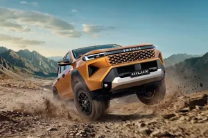  Toyota Hilux ભારતમાં લોન્ચ, 4x2 વર્ઝન પણ થયું લોન્ચ, જાણી લો કિંમત