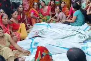 ગંગા નદીમાં હોડી પલટાઈ ગઈ, એક જ પરિવારના 7 બાળકોને ભરખી ગયો કાળ, માતા IAS ઓફિસરને ગળે મળી રડવા લાગ્યા