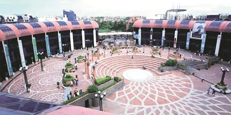 દિલ્હીનો પહેલો મોલ અંસલ પ્લાઝા બની ગયો 'ભૂતિયું ઘર', જાણો કેમ થઇ ગયો બરબાદ