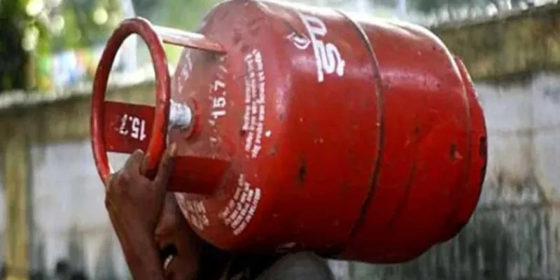 LPGના કાળાબજારને રોકવા માટે બુકિંગ નિયમોમાં ફેરફાર! જાણો હવે કેટલા દિવસમાં મળશે બીજો સિલિન્ડર