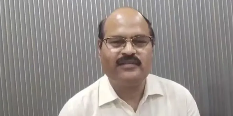 જબરા ભેજાભાજો છે... એક સાથે બે અલગ-અલગ જિલ્લામાં સરકારી નોકરીઓ... 17 વર્ષ સુધી બંને જગ્યાએ મેળવ્યો પગાર