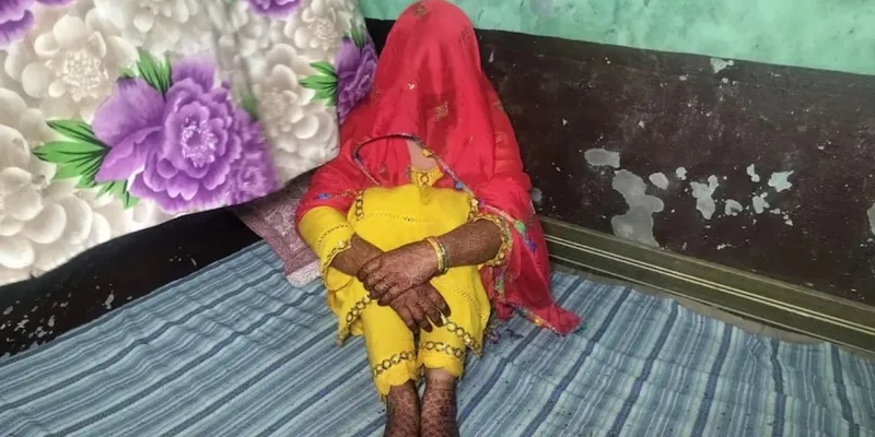 કન્યા મહેંદી લગાવીને વરરાજાની રાહ જોતી હતી, પ્રેમી વરરાજો જાન લઈને આવ્યો જ નહીં, પરિવાર ઘરે તાળું મારીને ભાગી ગયો