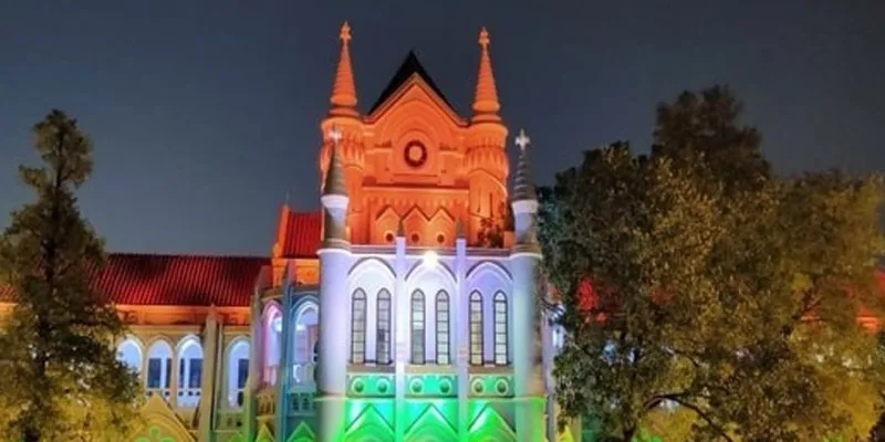 'હું 19 વર્ષની અને મારો પતિ 40 વર્ષનો...' દલીલ સાંભળતા હાઈકોર્ટે મહિલાને પ્રેમી સાથે જવા દીધી